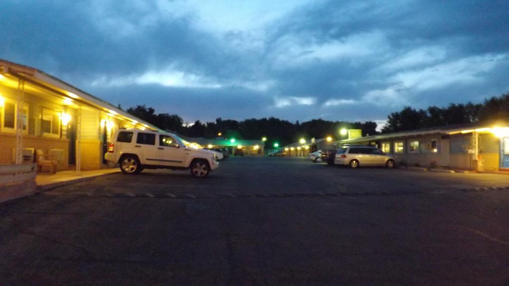 Travelodge By Wyndham Farmington Esterno foto