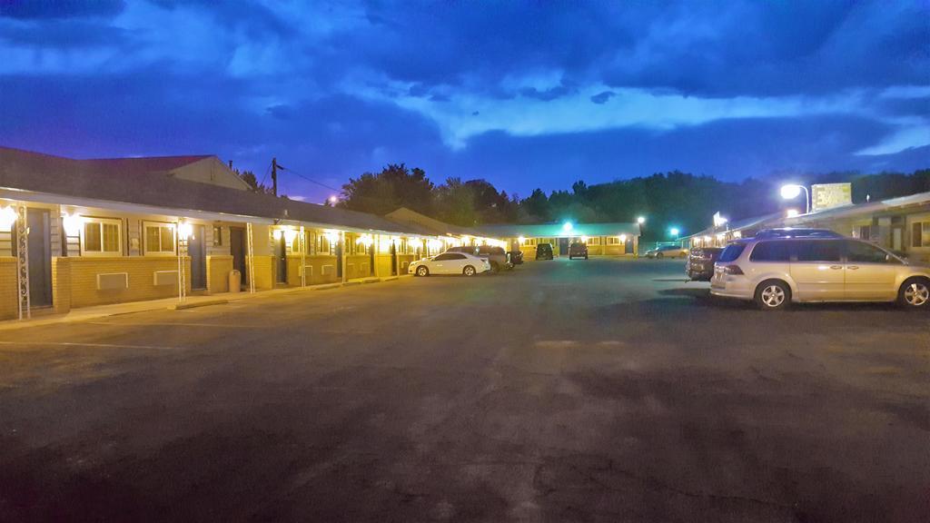 Travelodge By Wyndham Farmington Esterno foto