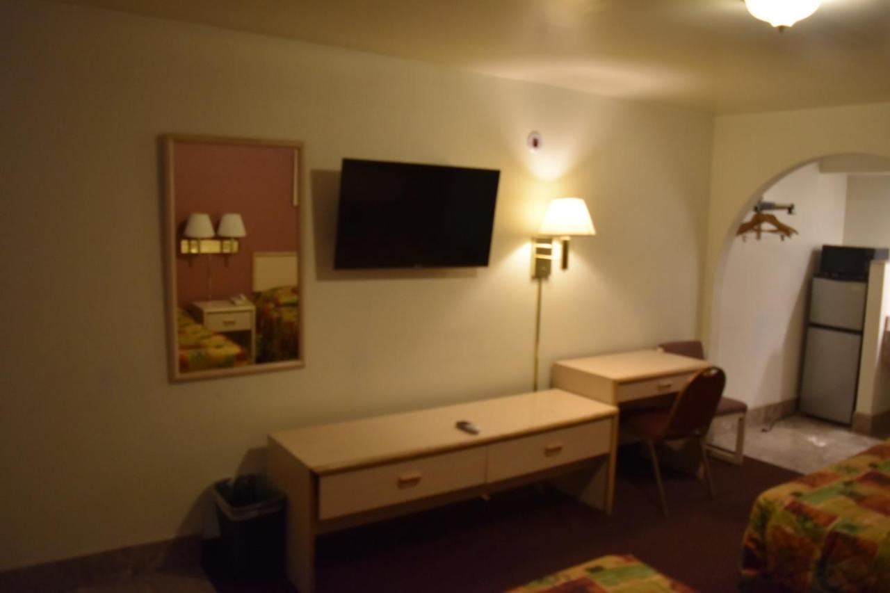 Travelodge By Wyndham Farmington Esterno foto
